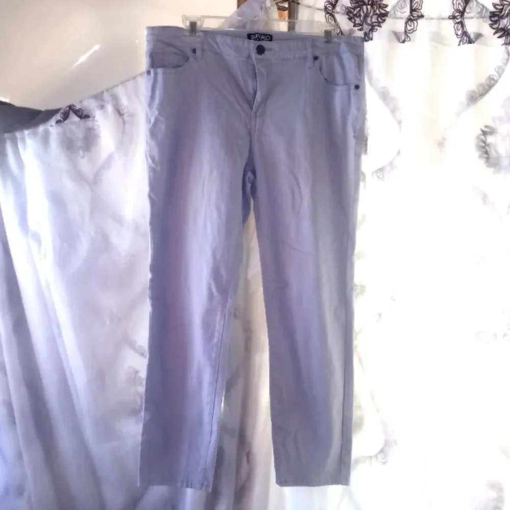 Buffalo mid-rise stretch skinny jeans size 12 (12/32). ( Bag M )